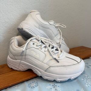 Women’s Fila size 9.5W ATSM F291-3-19